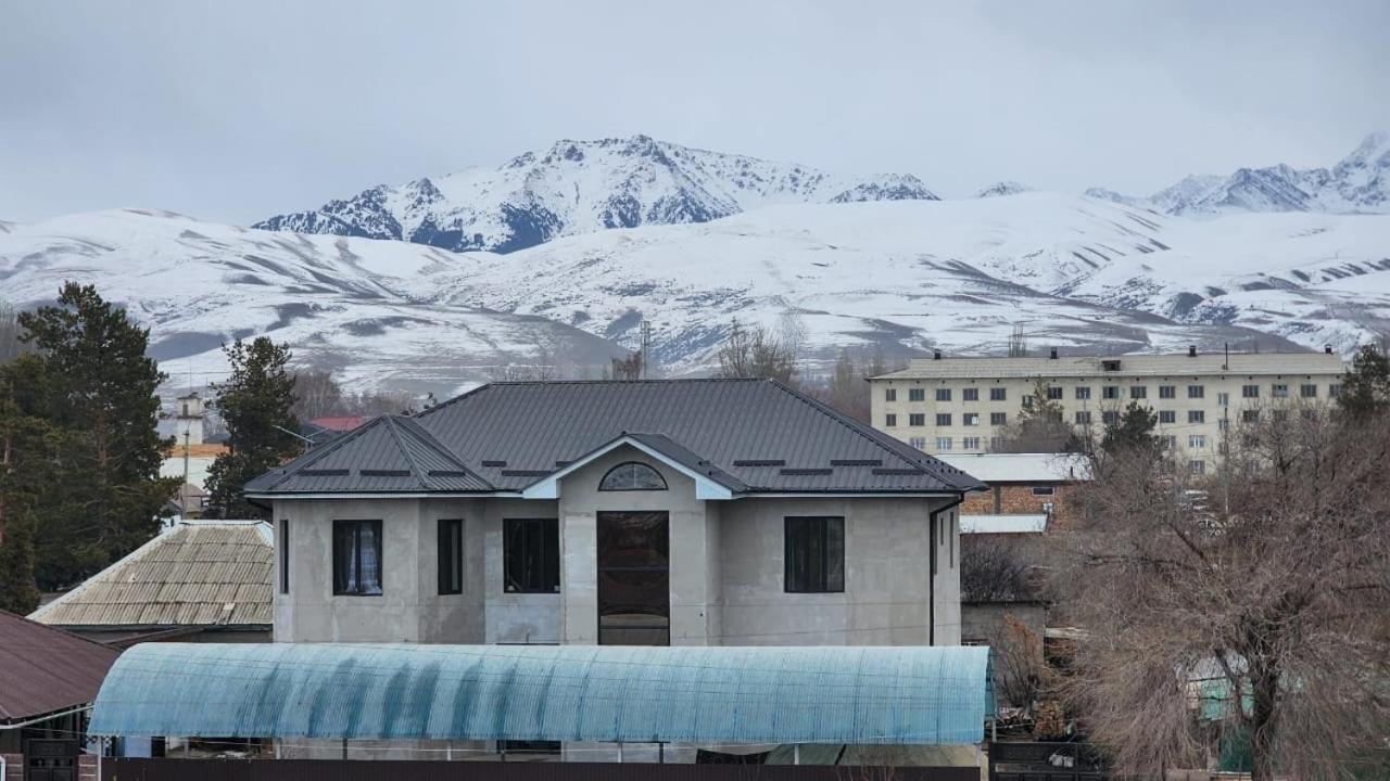 Tuenduek Guest House, Karakol Bagian luar foto